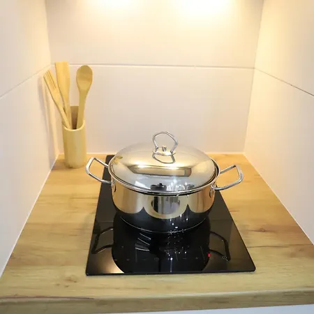 Central Apartment Berat דירה *