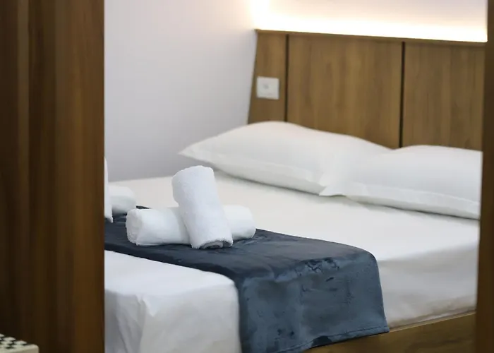 Central Apartment Berat * בראט