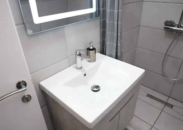 Central Apartment Berat דירה בראט